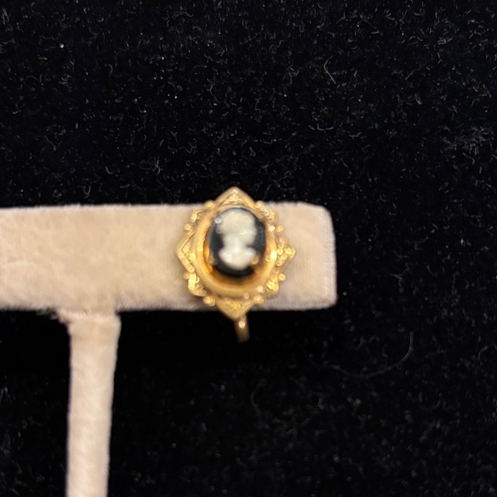 Vintage Gold and Black Cameo Earrings - Picture 2 of 4